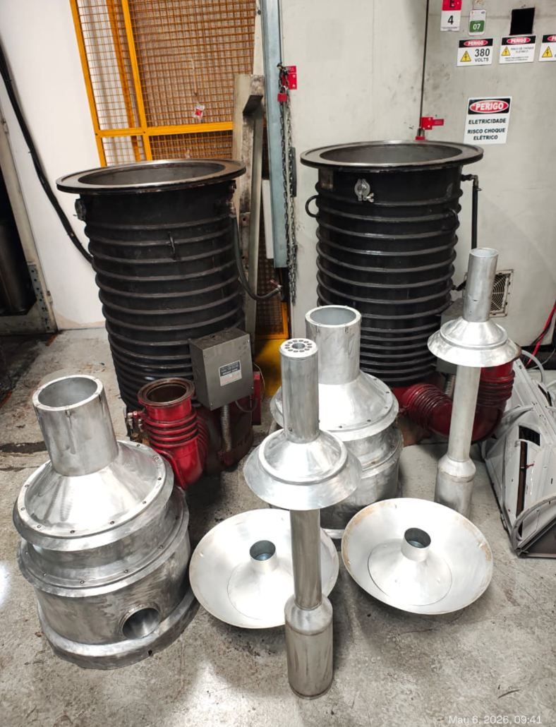 Conjunto completo de castelos e corpos difusores recuperados pela WFS